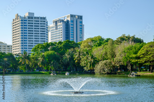 Fotoroleta tropikalny park samochód bangkok