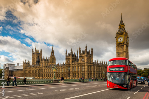 Naklejka krajobraz architektura autobus miasto bigben