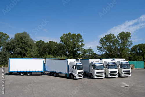 Naklejka autostrada transport roślina ciężarówka