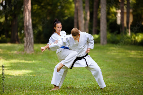 Naklejka sport ludzie park sztuki walki mężczyzna