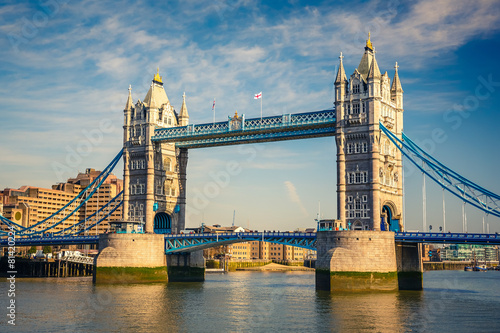 Naklejka miejski tower bridge wieża woda