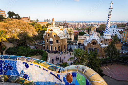 Naklejka park barcelona nowoczesny hiszpania katedra