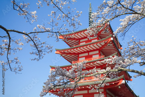 Plakat spokojny krajobraz japonia orientalne świątynia