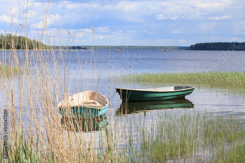 Plakat natura wyspa wybrzeże błękitne niebo para