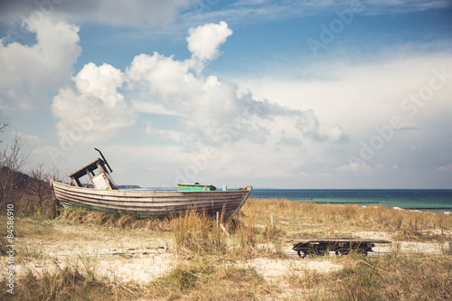 Fotoroleta plaża wybrzeże wrak