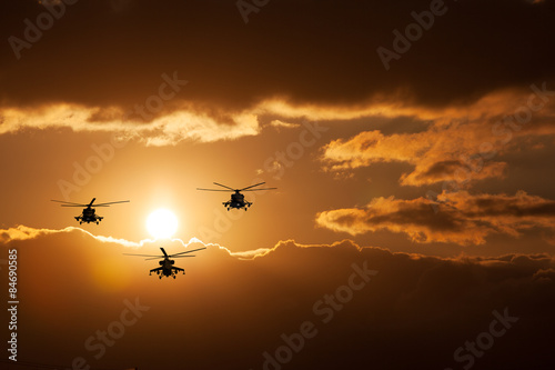 Naklejka lotnictwo świt słońce wojskowy niebo
