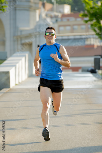 Naklejka miejski niebo jogging mężczyzna