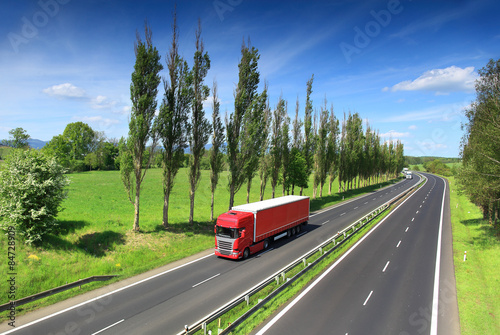 Plakat autostrada ruch samochód perspektywa ciężarówka