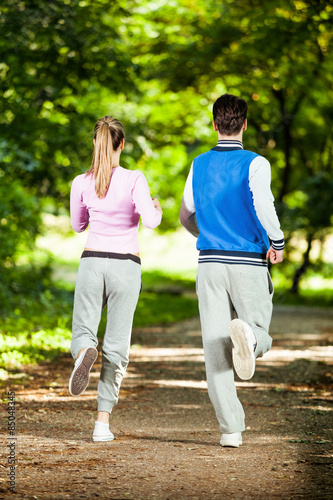 Naklejka fitness ludzie lekkoatletka park