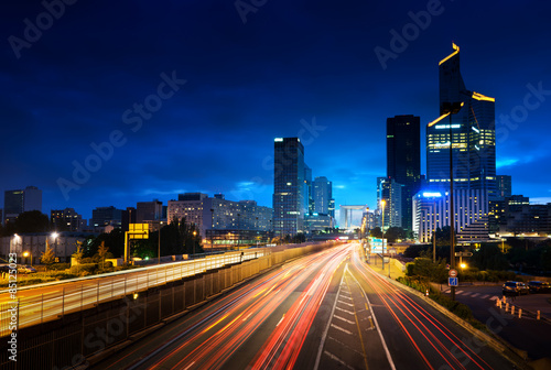 Fotoroleta autostrada drapacz europa architektura