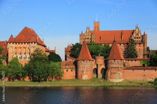 Obraz na płótnie zamek architektura polen średniowiecznej rzeki