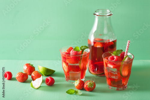 Naklejka summer strawberry raspberry lemonade with lime and mint