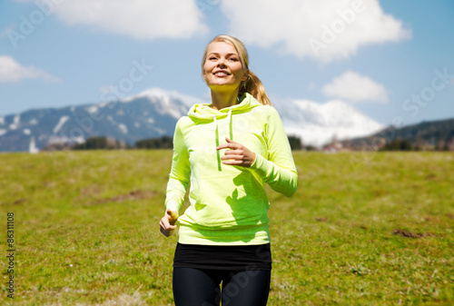 Plakat jogging lekkoatletka ruch góra wieś