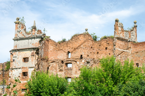 Obraz na płótnie The collapsed ruins of the old castle walls near Lviv in Ukraine