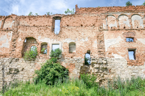 Fotoroleta The collapsed ruins of the old castle walls near Lviv in Ukraine