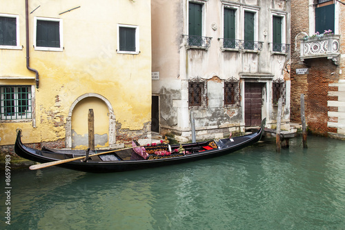 Obraz na płótnie gondola śródmieście łódź ludzie