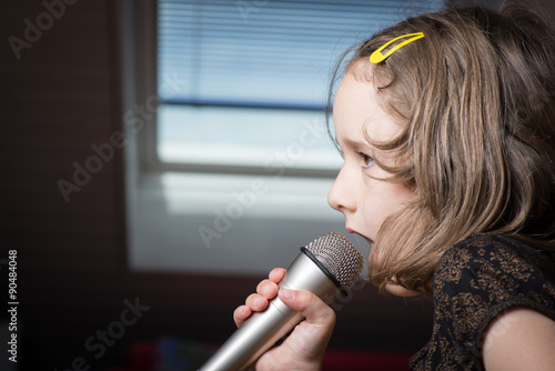 Naklejka zabawa śpiew koncert karaoke